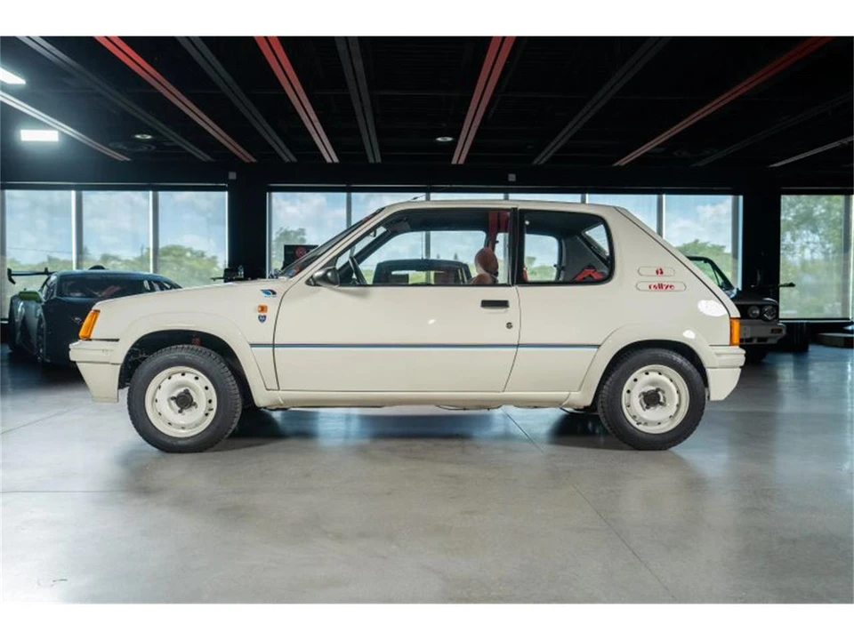 1989 Peugeot 205 - Image 4 of 31