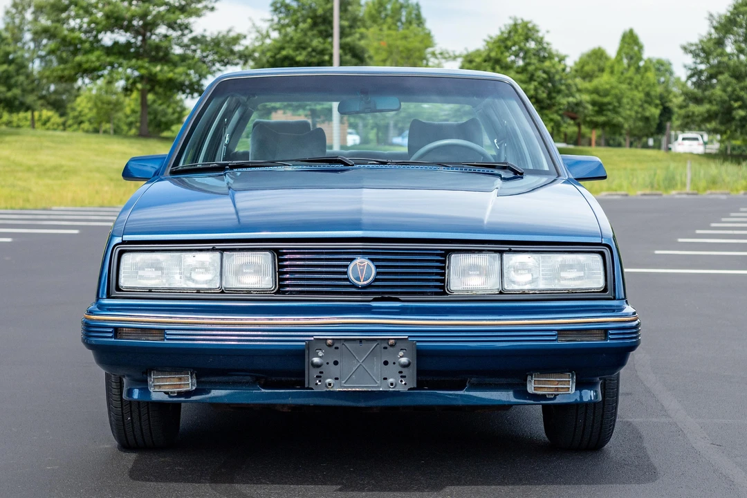 1989 Pontiac - Image 2 of 31