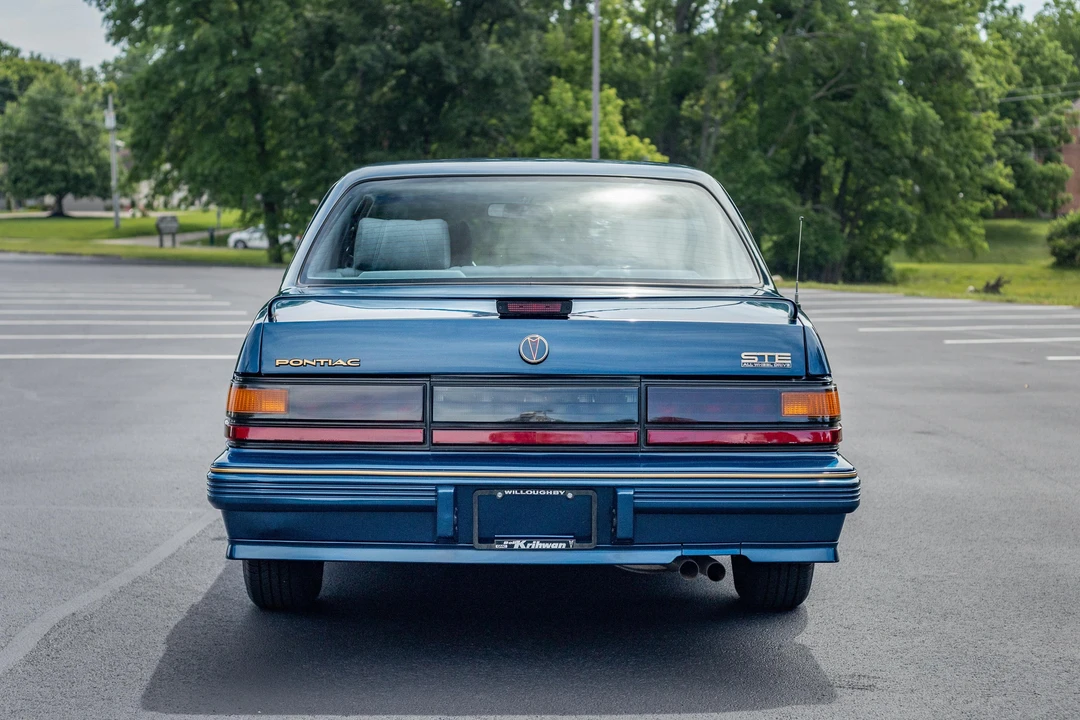 1989 Pontiac - Image 5 of 31