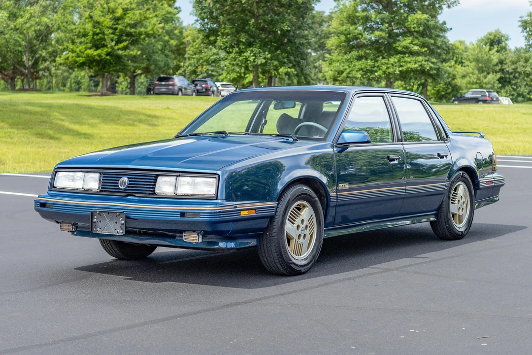 1989 Pontiac - Image 7 of 31