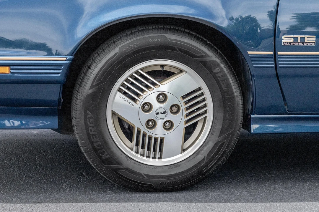 1989 Pontiac - Image 31 of 31