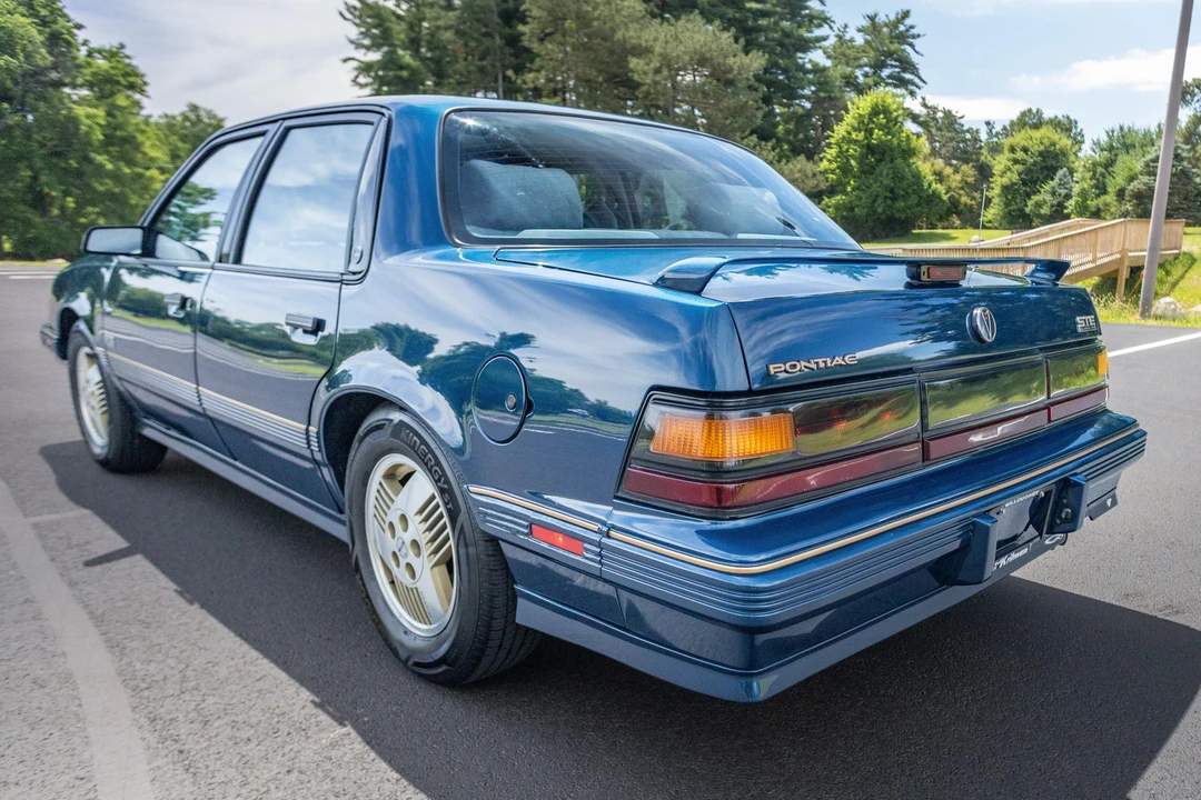 1989 Pontiac - Image 8 of 31
