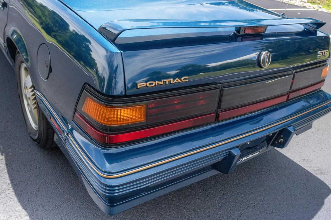 1989 Pontiac - Image 21 of 31