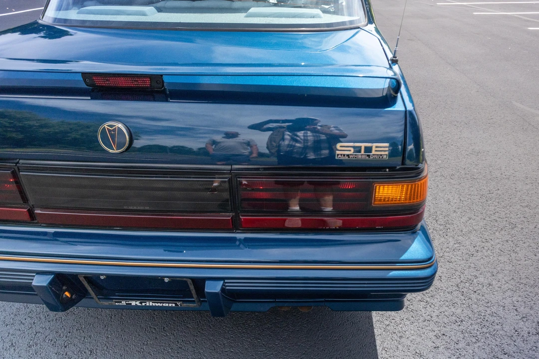 1989 Pontiac - Image 23 of 31