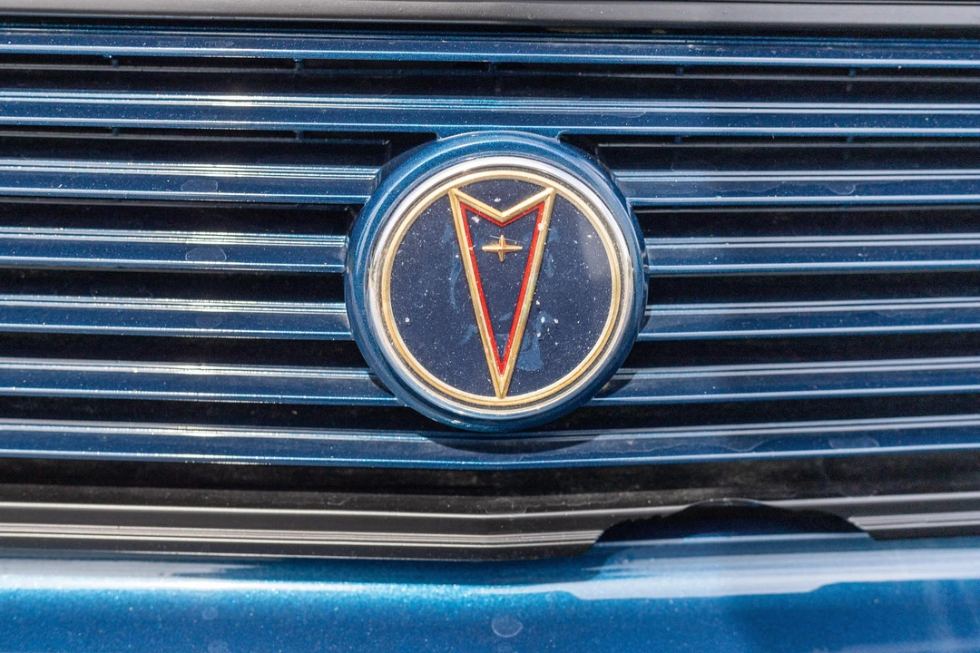 1989 Pontiac - Image 14 of 31