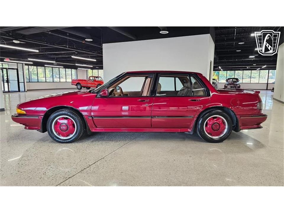 1989 Pontiac Bonneville 5th+ Gen - Image 21 of 31