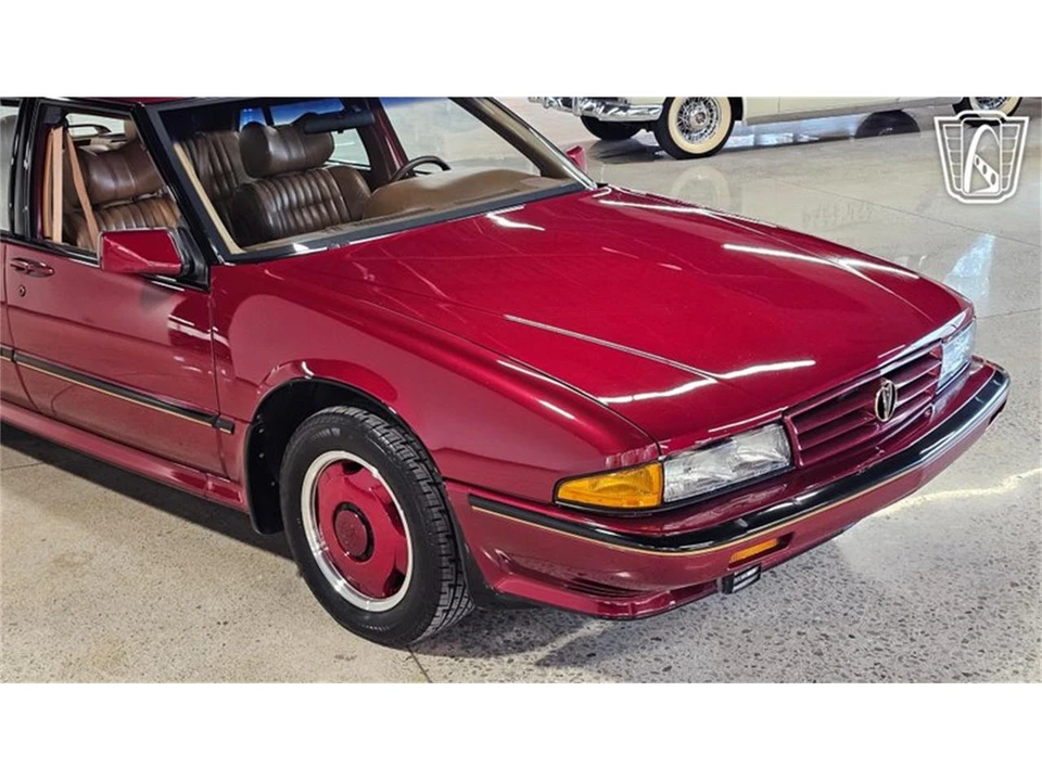 1989 Pontiac Bonneville 5th+ Gen - Image 5 of 31