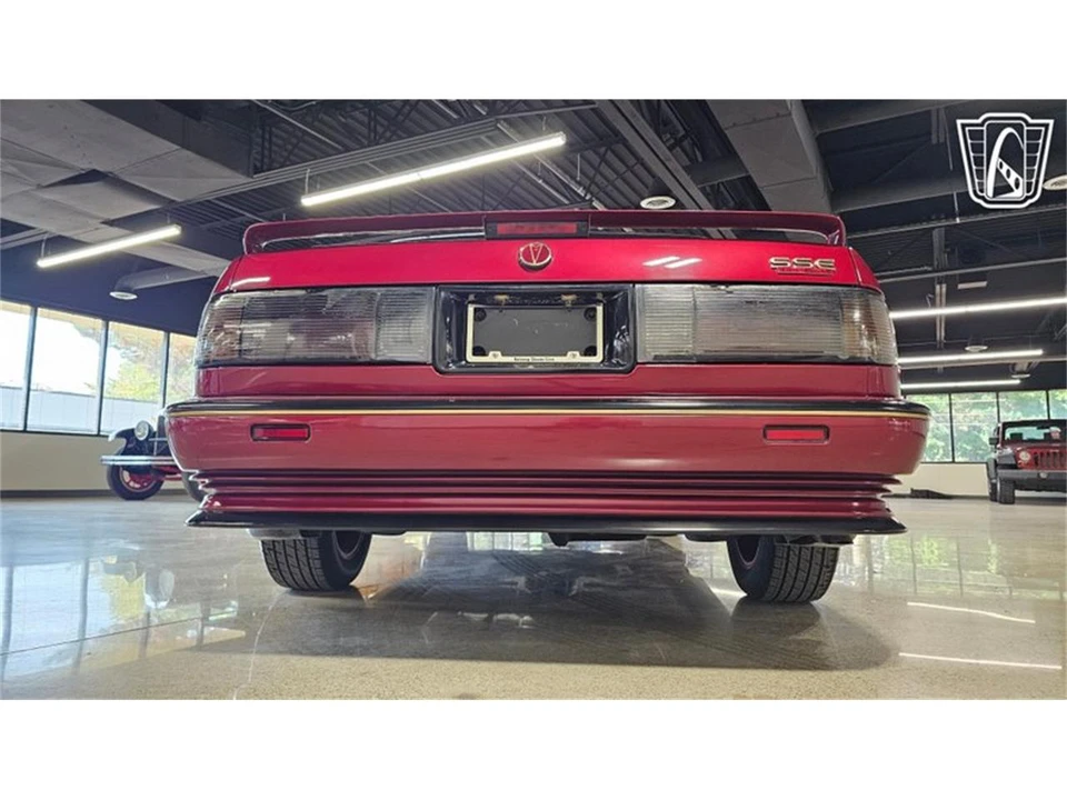1989 Pontiac Bonneville 5th+ Gen - Image 28 of 31