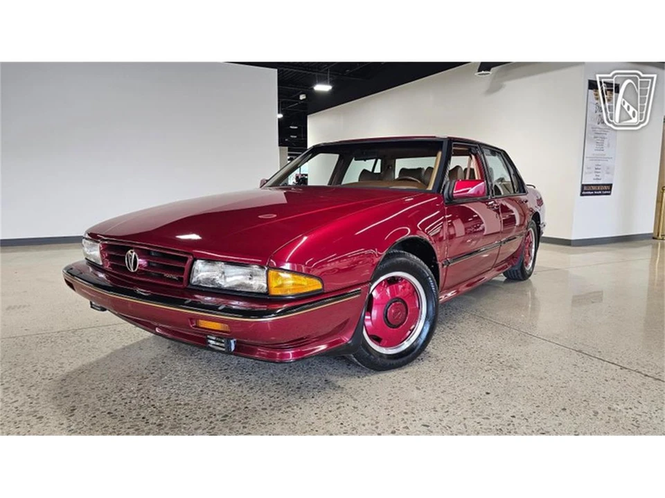 1989 Pontiac Bonneville 5th+ Gen - Image 18 of 31