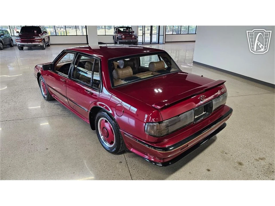 1989 Pontiac Bonneville 5th+ Gen - Image 23 of 31