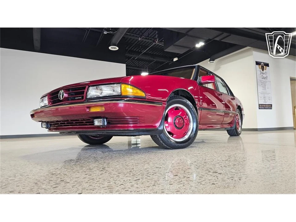 1989 Pontiac Bonneville 5th+ Gen - Image 19 of 31
