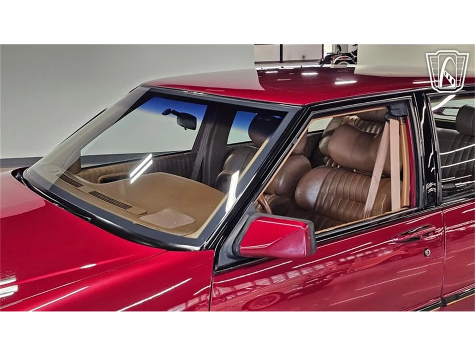1989 Pontiac Bonneville 5th+ Gen - Image 7 of 31