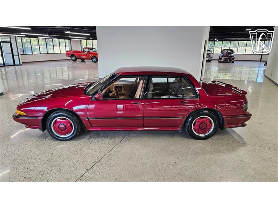 1989 Pontiac Bonneville 5th+ Gen - Image 20 of 31