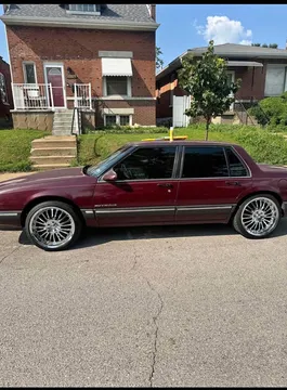 1989 Pontiac Bonneville SE Sedan 4D