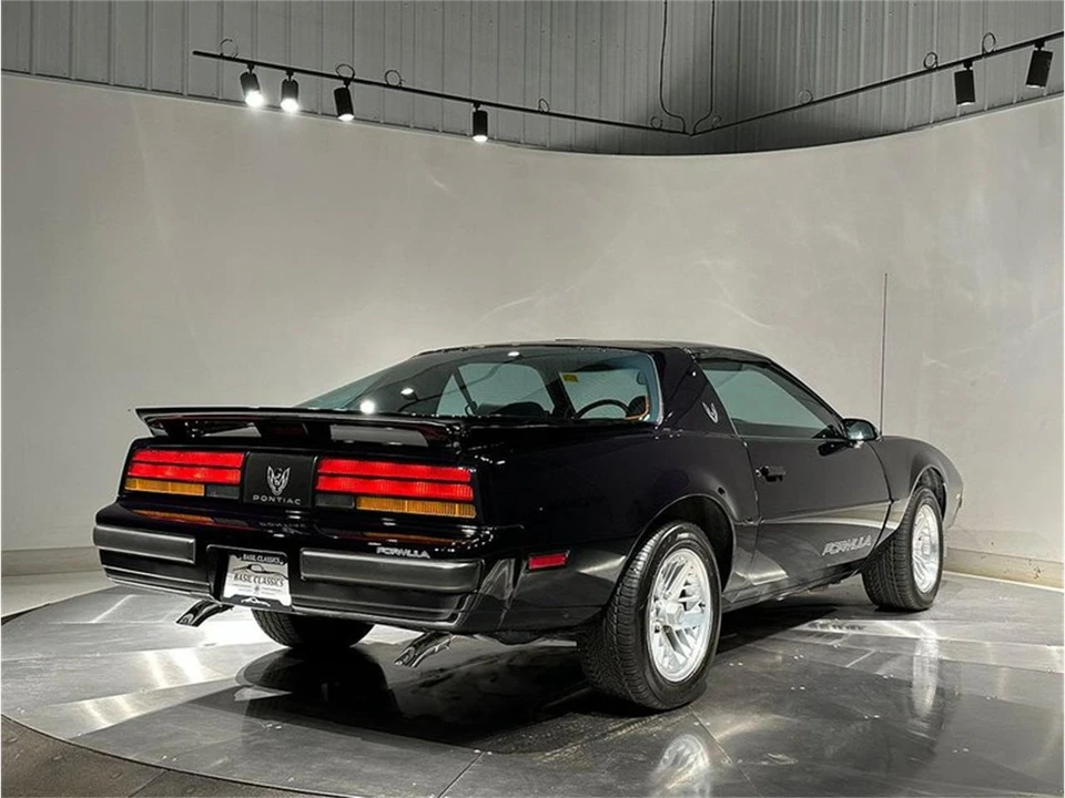 1989 Pontiac Firebird 3rd Gen - Image 5 of 31