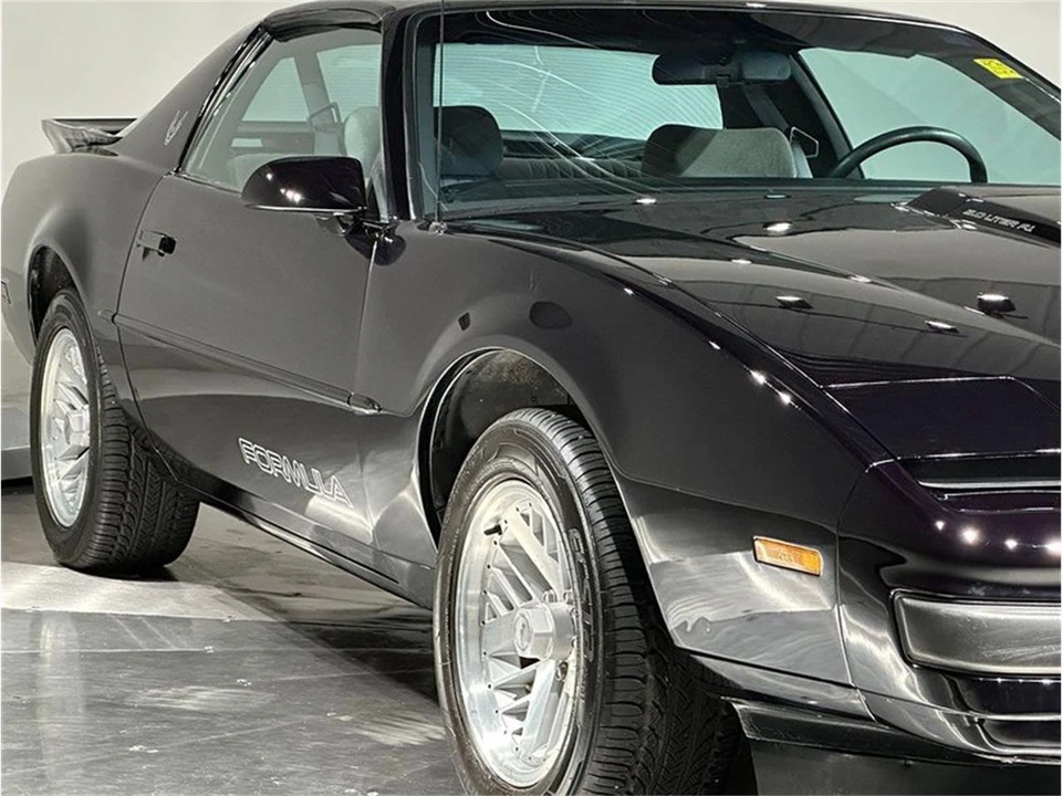 1989 Pontiac Firebird 3rd Gen - Image 16 of 31