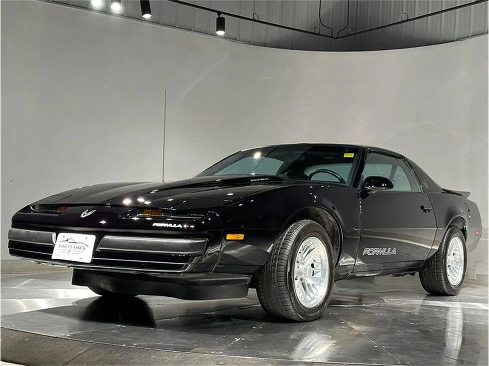 1989 Pontiac Firebird 3rd Gen - Image 20 of 31
