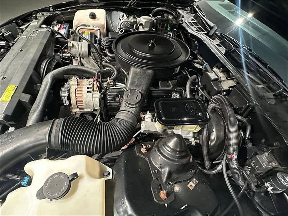 1989 Pontiac Firebird 3rd Gen - Image 25 of 31