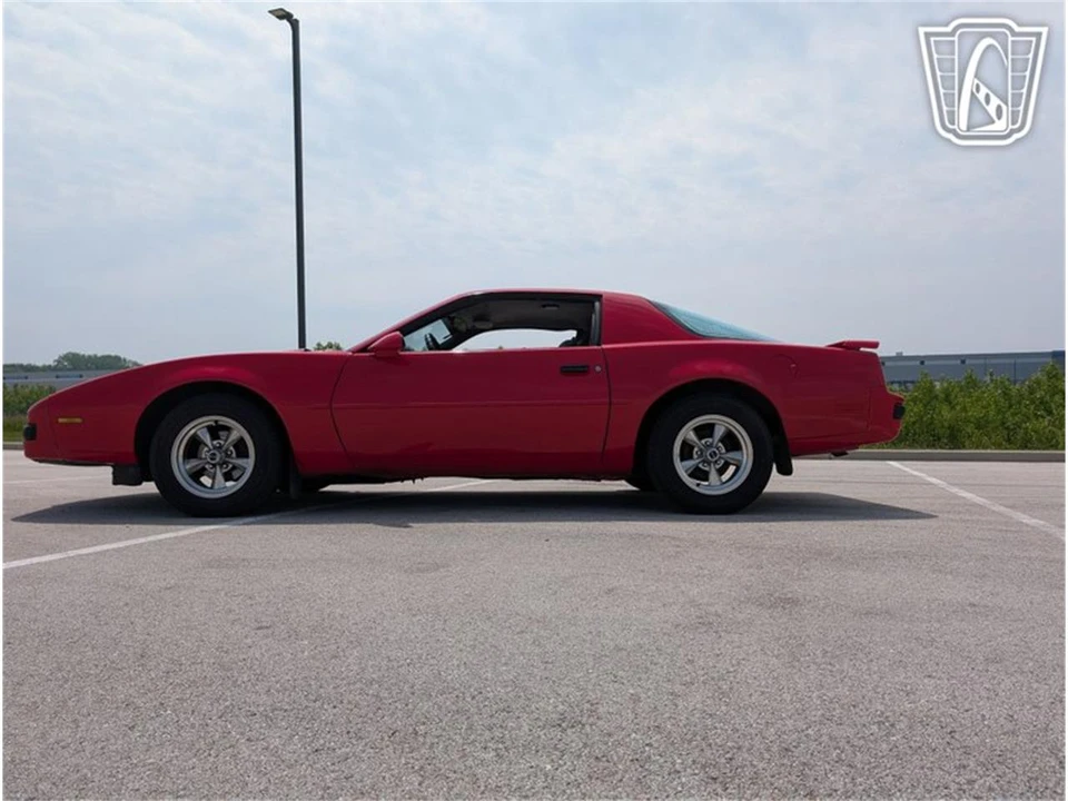 1989 Pontiac Firebird 3rd Gen - Image 6 of 31