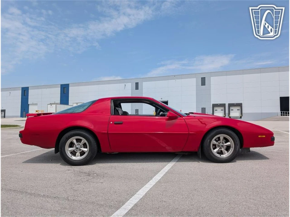1989 Pontiac Firebird 3rd Gen - Image 17 of 31