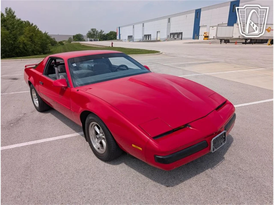 1989 Pontiac Firebird 3rd Gen - Image 19 of 31