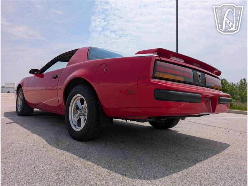 1989 Pontiac Firebird 3rd Gen - Image 9 of 31