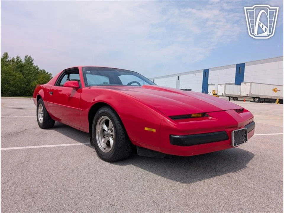 1989 Pontiac Firebird 3rd Gen - Image 20 of 31