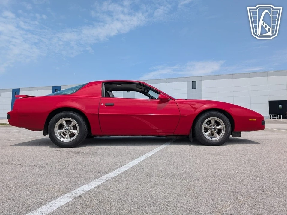 1989 Pontiac Firebird 3rd Gen - Image 20 of 21