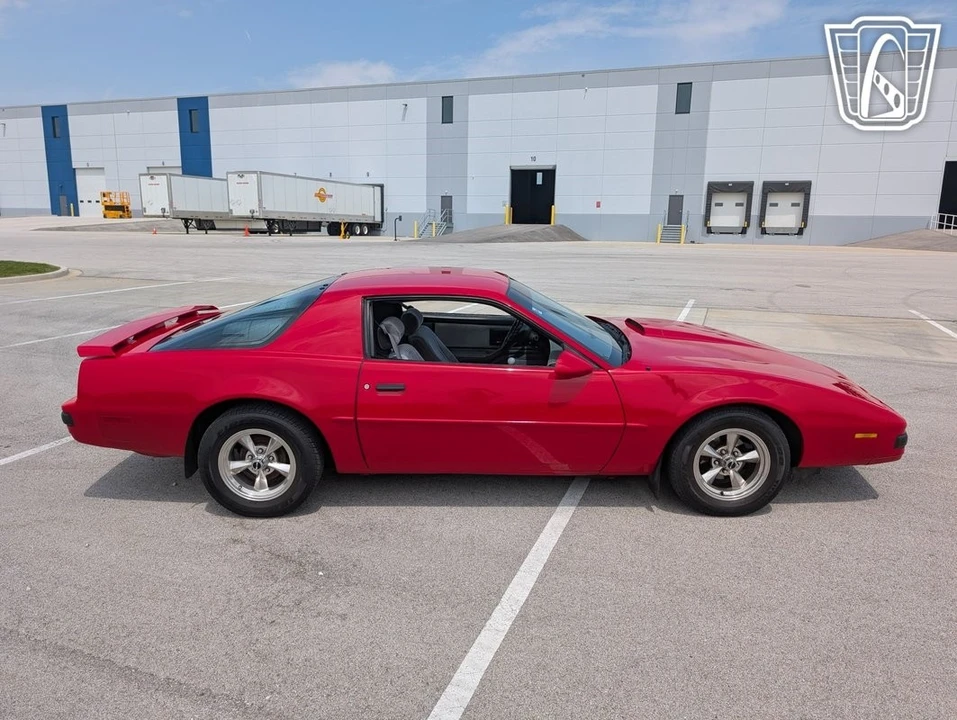 1989 Pontiac Firebird 3rd Gen - Image 18 of 21