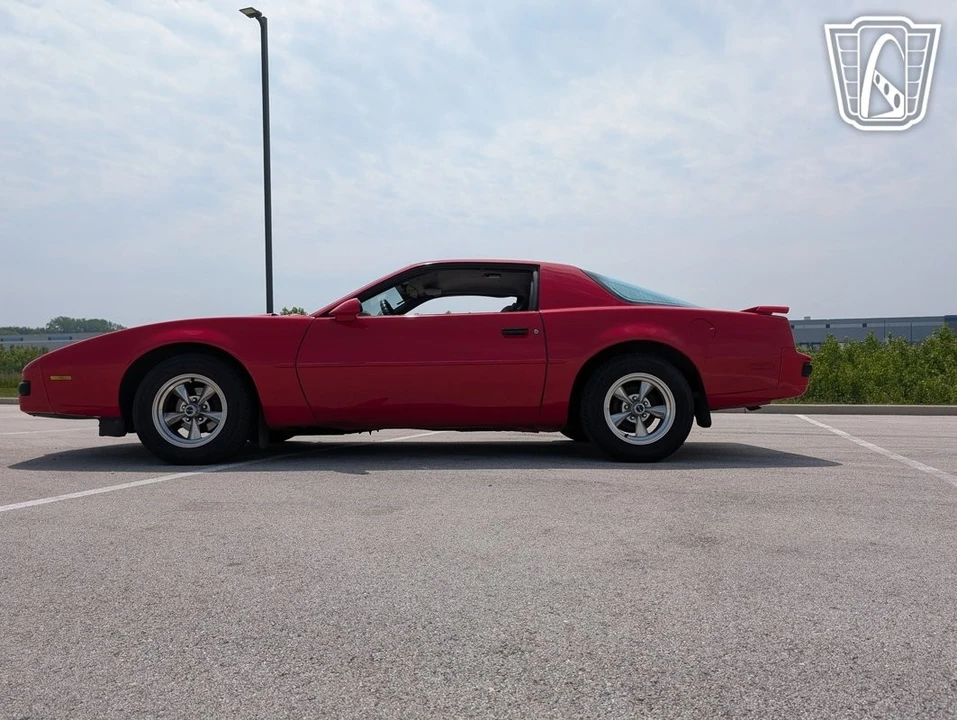1989 Pontiac Firebird 3rd Gen - Image 8 of 12