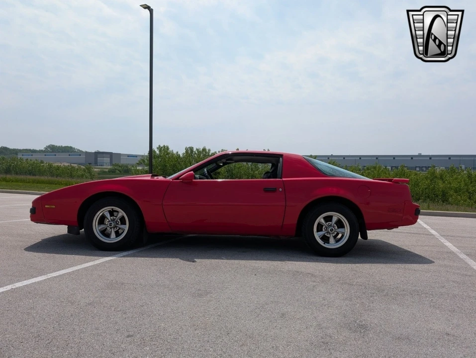 1989 Pontiac Firebird 3rd Gen - Image 4 of 12