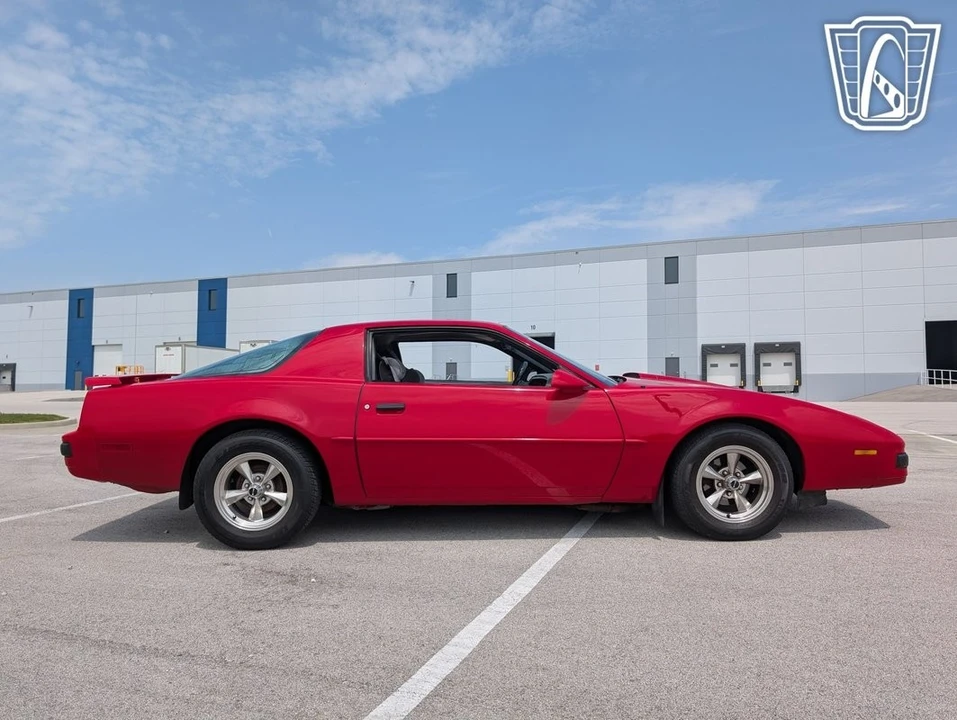 1989 Pontiac Firebird 3rd Gen - Image 19 of 21