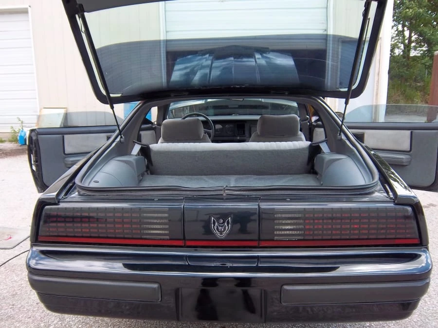 1989 Pontiac Firebird 3rd Gen - Image 4 of 8