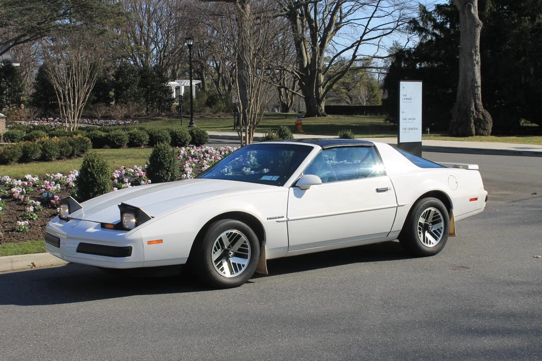 1989 Pontiac Firebird 3rd Gen - Image 2 of 31