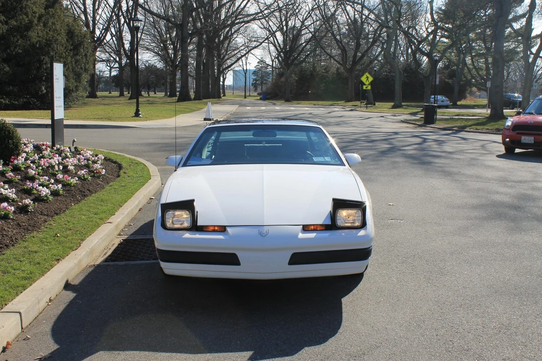 1989 Pontiac Firebird 3rd Gen - Image 4 of 31
