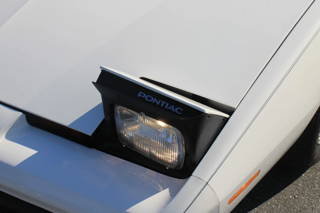 1989 Pontiac Firebird 3rd Gen - Image 15 of 31