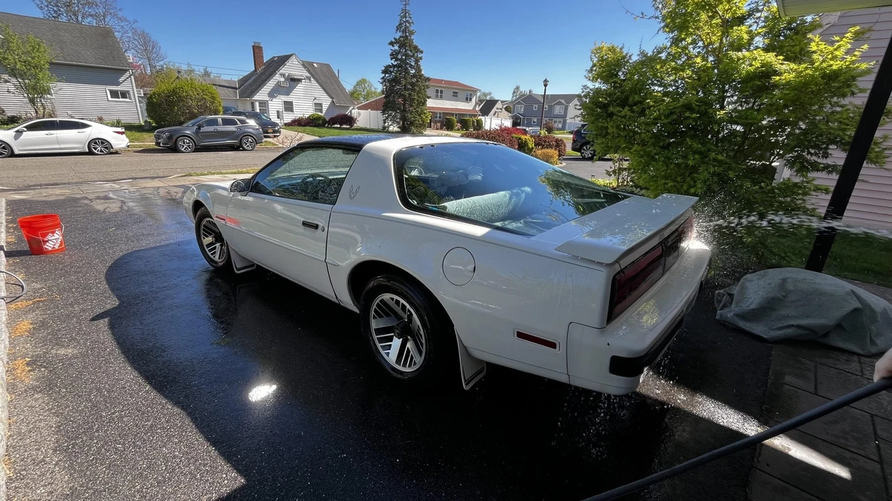 1989 Pontiac Firebird 3rd Gen - Image 11 of 31