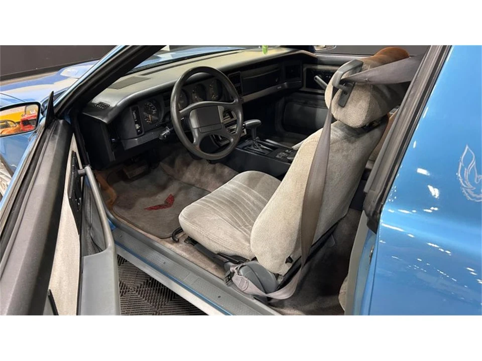 1989 Pontiac Firebird 3rd Gen - Image 7 of 9