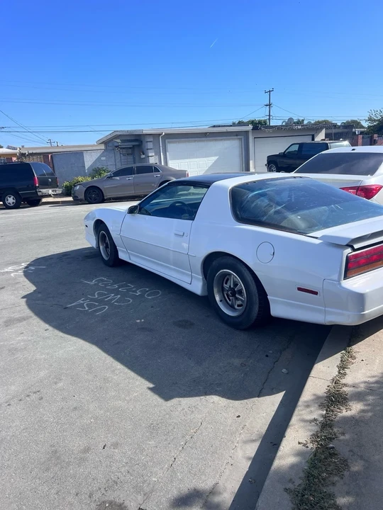 1989 Pontiac Firebird 3rd Gen - Image 5 of 11
