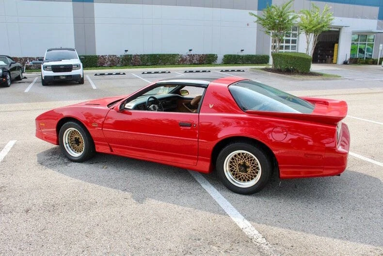 1989 Pontiac Firebird 3rd Gen - Image 26 of 31