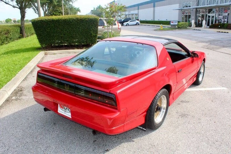 1989 Pontiac Firebird 3rd Gen - Image 16 of 31