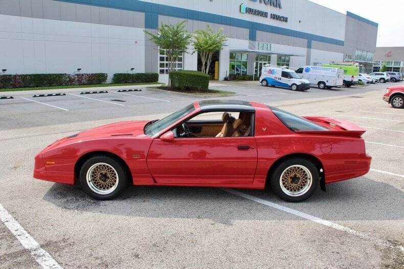 1989 Pontiac Firebird 3rd Gen - Image 25 of 31