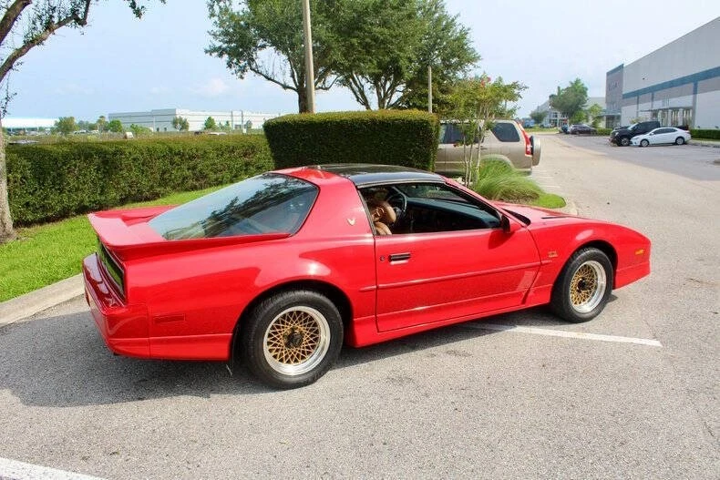 1989 Pontiac Firebird 3rd Gen - Image 17 of 31