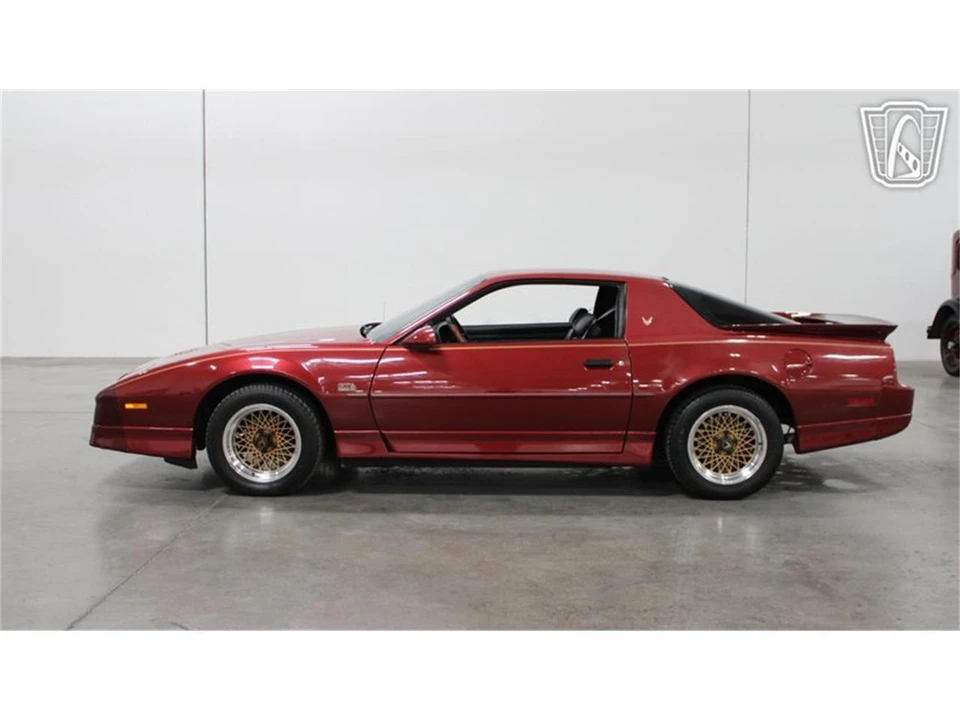 1989 Pontiac Firebird 3rd Gen - Image 11 of 31