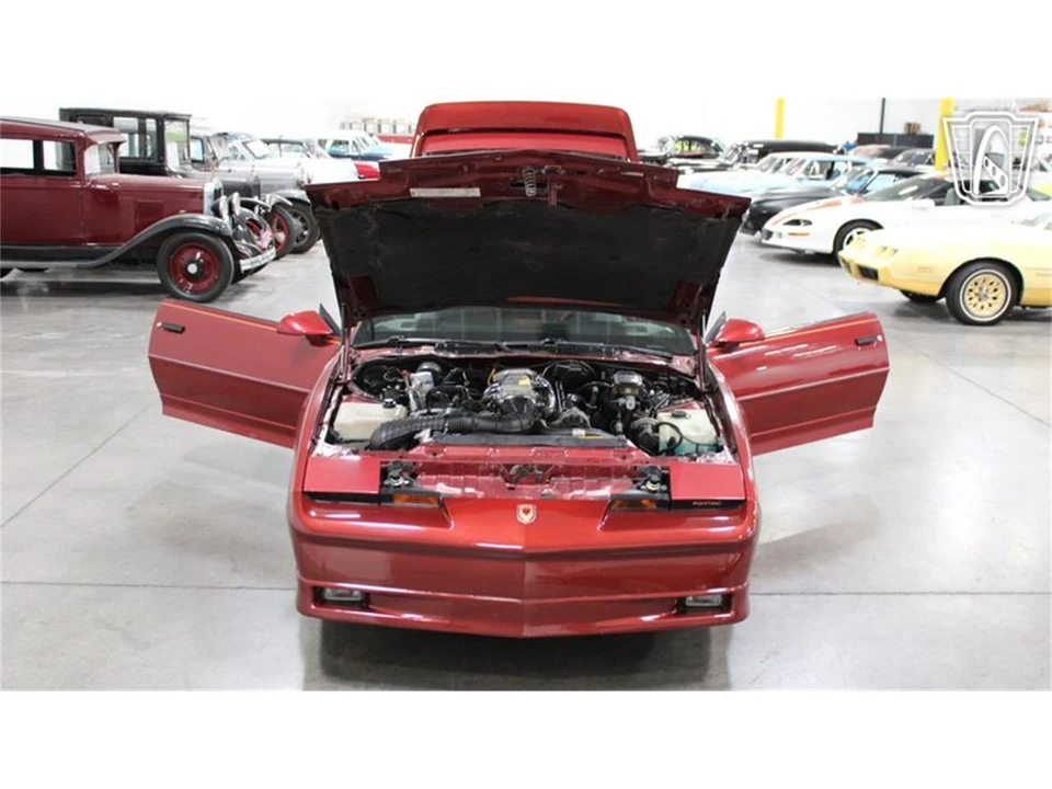 1989 Pontiac Firebird 3rd Gen - Image 26 of 31