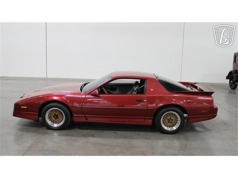 1989 Pontiac Firebird 3rd Gen - Image 3 of 31