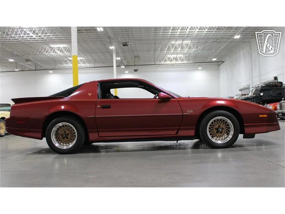 1989 Pontiac Firebird 3rd Gen - Image 24 of 31