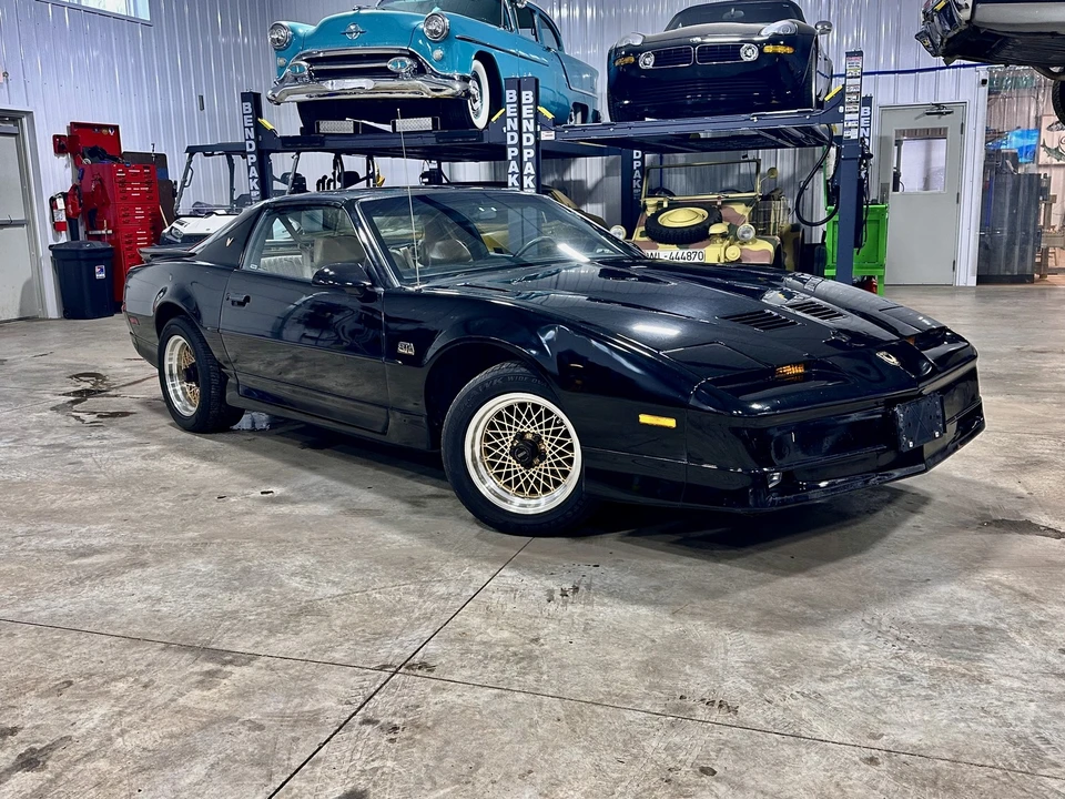 1989 Pontiac Firebird Trans Am 3rd Gen - Image 13 of 21