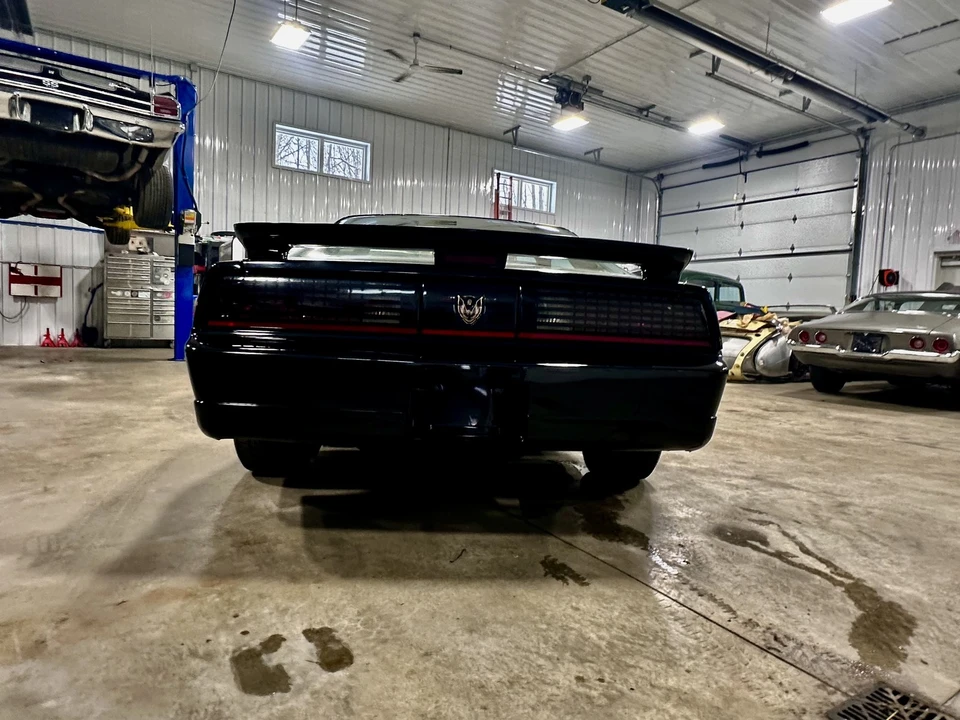 1989 Pontiac Firebird Trans Am 3rd Gen - Image 19 of 21