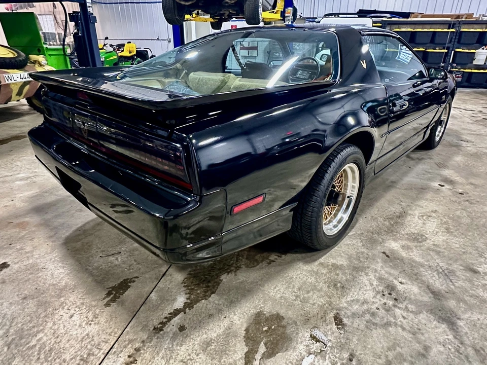 1989 Pontiac Firebird Trans Am 3rd Gen - Image 20 of 21
